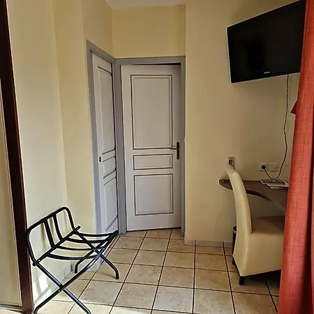 Restaurant Logis Le Relais Du Vivarais 2* Viviers