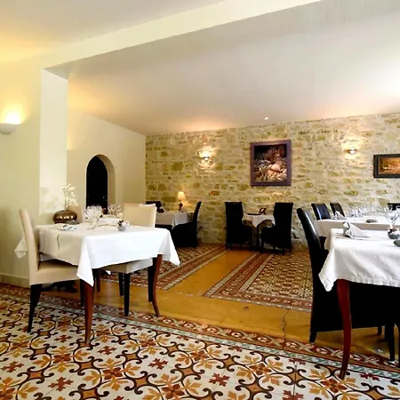 Restaurant Logis Le Relais Du Vivarais 2* Viviers